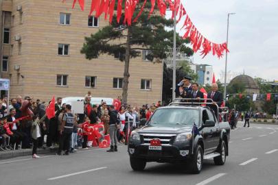 Kayseri’de Zafer Bayramı coşkuyla kutlandı