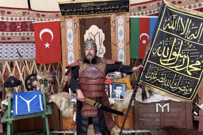 Kendi kurduğu otağında Malazgirt Zaferi’nin 955. yıl dönümünü kutladı