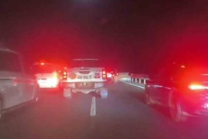 Köyceğiz’deki yangın kontrol altında: 10 kilometrelik araç kuyruğu oluştu
