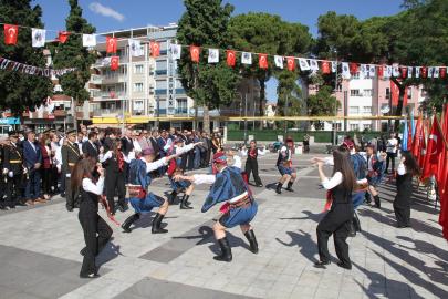 Manisa ilçelerinde Zafer Bayramı kutlandı