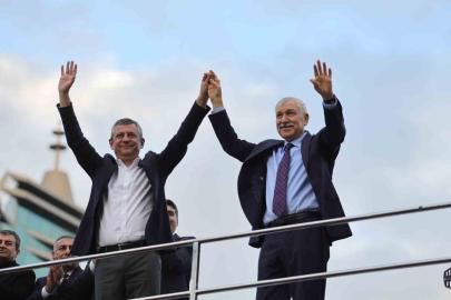 Rüşvetten ceza alan Başkan Karalar’a Adana halkından tepki: "Rüşvet alan cezasını çeker"