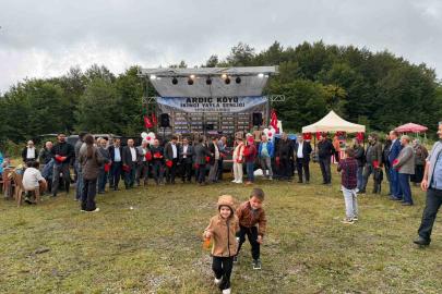 Samsun’da "Ardıç Köyü Şenliği" renkli görüntülere sahne oldu