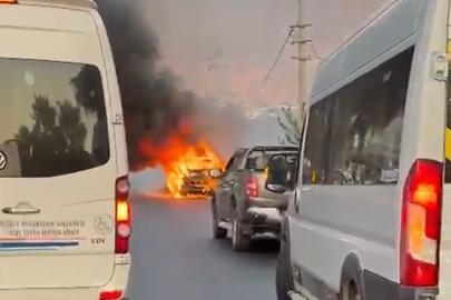 Seyir halinde alev alan araç demir yığınına döndü