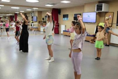 Yaz sanat kursları çocukları ve gençleri sanatla buluşturuyor