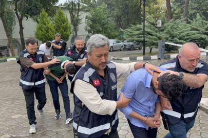 Ağlayan kadını fark eden Samsun polisinin operasyonu ile yakalanan 3 kişi tutuklandı