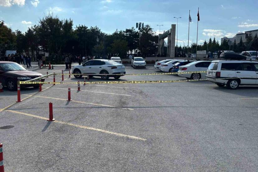 Anayasa Mahkemesi önündeki eylemde kendini vurdu