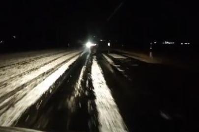 Ardahan’da dolu yağışı: Yollar beyaza büründü
