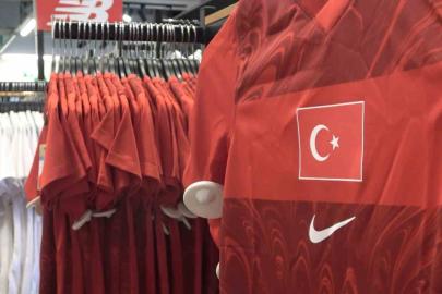 Ay yıldızlı formalar Bursastore’da satışa çıktı
