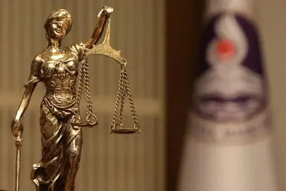 AYM, süresiz yoksulluk nafakasını düzenleyen ibareyi iptal etti