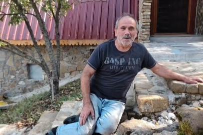 Bahçesine gelen tilki ile dost oldu