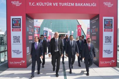 Bakan Ersoy başkentte startı verdi, Ankara kültür yolu festivali başladı