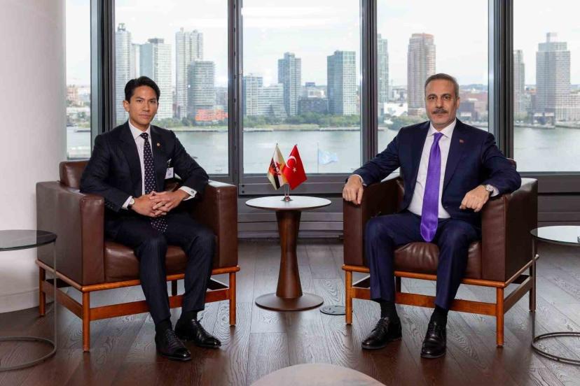 Bakan Fidan, Brunei Dışişleri Bakanı Mateen ile bir araya geldi