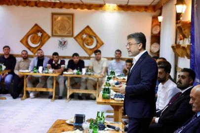 Bakan Yumaklı, Erzincan’da gençlerle buluştu