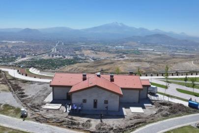 Başkan Çolakbayrakdar: "Kayseri’nin eşsiz manzarası, Kafe Sinan’ın lezzetiyle buluşacak"