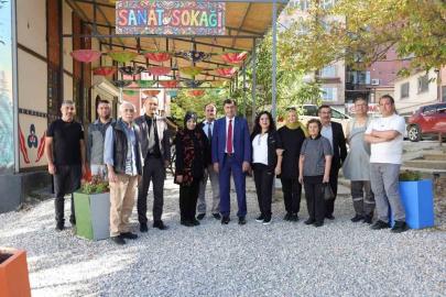 Başkan Kahveci, Sanat Sokağı’nda incelemelerde bulundu