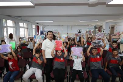 Başkan Metin’den öğrencilere kırtasiye desteği