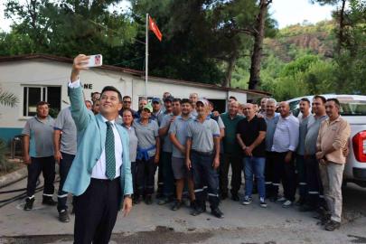 Başkan Ünlü Temizlik İşleri Müdürlüğü personeli ile bir araya geldi