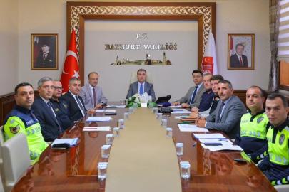 Bayburt’ta trafik düzenlemeleri ve ulaşım sorunları toplantıda görüşüldü