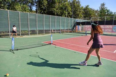 Beach Park’ta tenis keyfi