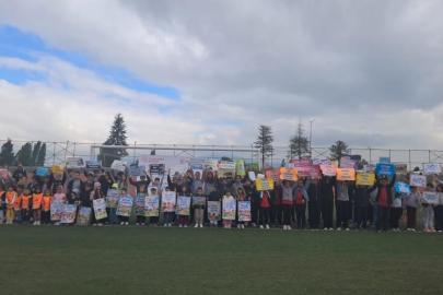 Bilecik’te çocuklar uçurtmalarını barış için uçurdu