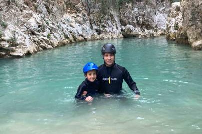 Bursa’nın en genç kanyoncusu: 8 yaşındaki Asya, Abadiye Kanyonu’nu geçti