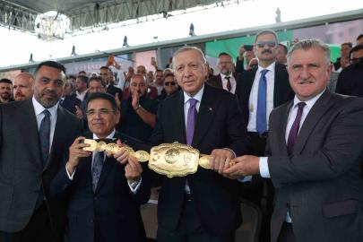 Cumhurbaşkanı Erdoğan, Yağlı Güreş Cumhurbaşkanlığı Kupası’nı takip etti