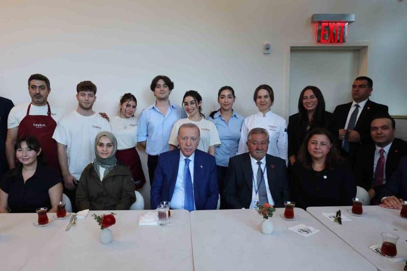 Cumhurbaşkanı Erdoğan’dan New York’ta Türk pastanesine ziyaret