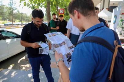 Diyarbakır’da üniversite öğrencileri ‘Hoş geldin’ standında karşılanıyor