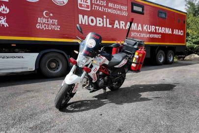 Elazığ itfaiyesi filosunu güçlendirdi: Öncü motosiklet ve mobil müdahale aracı