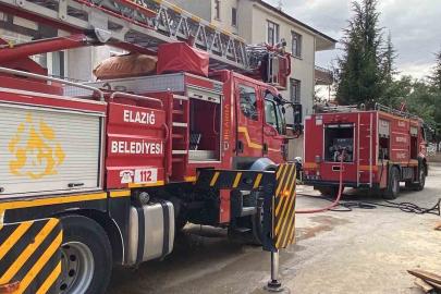 Elazığ’da çatı yangını