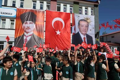 Erzurum’da İlköğretim Haftası Açılış Programı Celal Akın İlkokulu’nda gerçekleştirildi