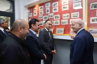 Eski TBMM Başkanı Kahraman okuduğu liseyi ziyaret etti