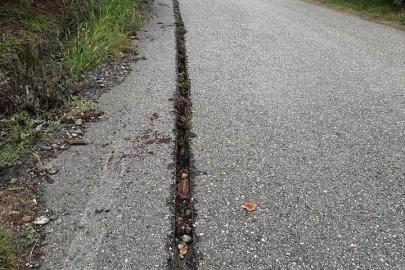 Fiber internet için kazılan yol kapatılmadı, köy sakinleri tepki gösterdi