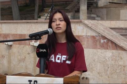 Gaziler Günü’nde şiir okurken duygularına hakim olmadı