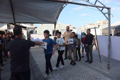 Gazze’de yeni eğitim-öğretim yılı, 3 yıl aradan sonra çadırlarda başladı