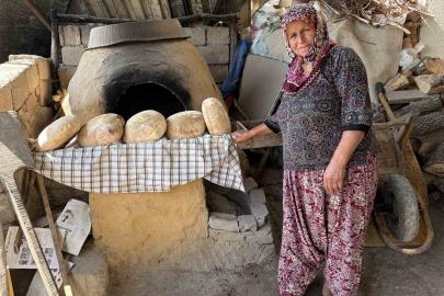 Geleneksel yöntemle yapılan taş fırın ekmeği iştah kabartıyor