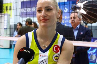 Gizem Örge: "Kupalarla taçlandıracağımız bir sezon olacağına inanıyorum"