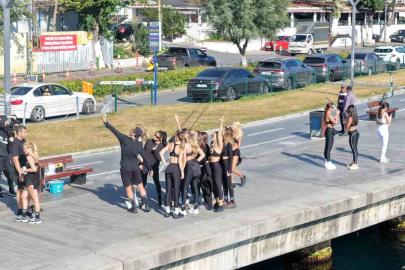 İstanbul Boğazı’nda görkemli yaza veda: Yüzlerce jet ski boğazda görsel şölen oluşturdu