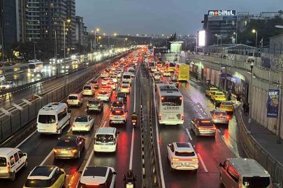 İstanbul’da trafik yoğunluğu yüzde 76’ya ulaştı