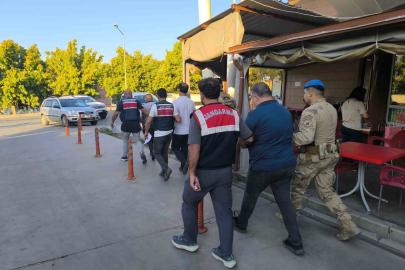 İzmir’de FETÖ’nün güncel yapılanmasına finansman operasyonu: 21 gözaltı