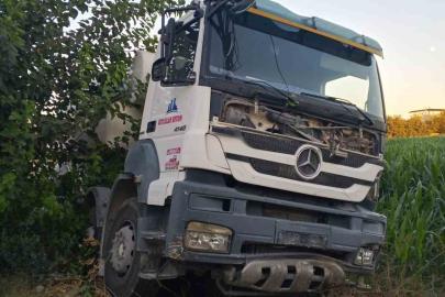 Kalp krizi geçiren beton mikserinin sürücüsü hastanede hayatını kaybetti