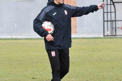 Karşıyaka, Zafer Uysal’la ön görüşme yaptı