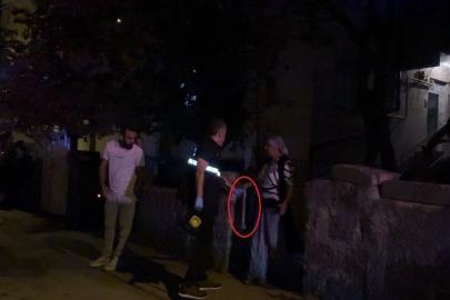 Kayseri’deki bıçaklı kavgada ölen şahsın, olay öncesi keserle yürüdüğü anlar kameraya yansıdı