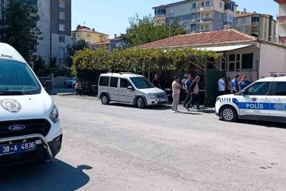 Kıraathane çalışanı husumetlisini tüfekle vurdu