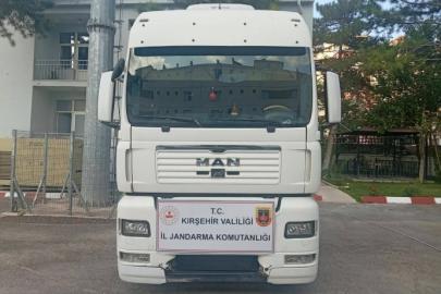 Kırşehir’de şasesi değiştirilen tır yol kontrolünde yakalandı
