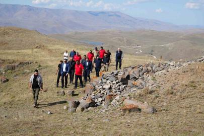 Macera Off-Road Ekibi ve Vali Baruş Bayrak Tepe’de: "Ecdadımızın mirasına sahip çıkalım"