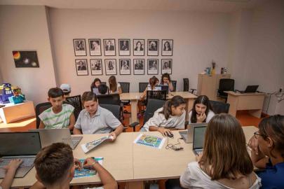 Mersin’de çocuklar yapay zekayla geleceği tasarlıyor