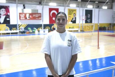 Mersin’de voleybol kursunda keşfedildi, milli takıma kadar yükseldi