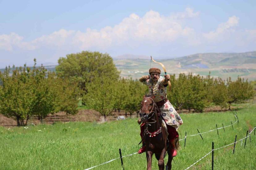 Milli atlı okçu Batuhan Bay, Avrupa Şampiyonası için İspanya’ya gidiyor