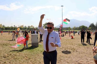 Minik öğrenciler ’gökyüzünden’ mesaj verdi